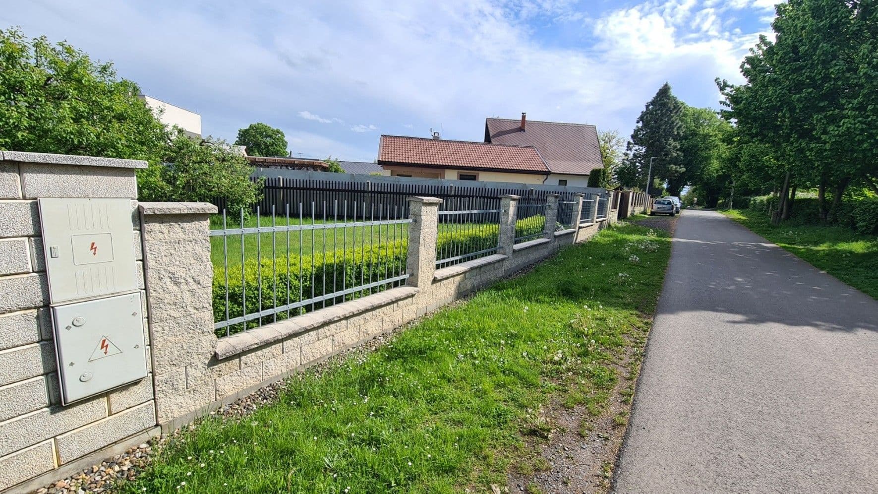 Prodej pozemku 832 m², Západní, Hovorčovice, Středočeský kraj Prodej pozemku 832 m², Západní, Hovorčovice, Středočeský kraj
