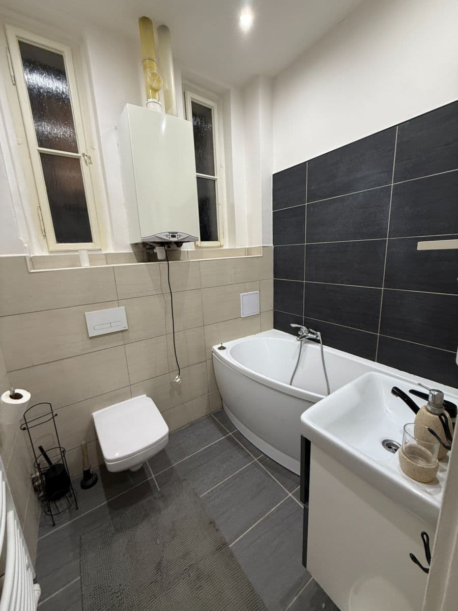 Pronájem bytu 2+kk 58 m², Schnirchova, Praha, Praha Pronájem bytu 2+kk 58 m², Schnirchova, Praha, Praha
