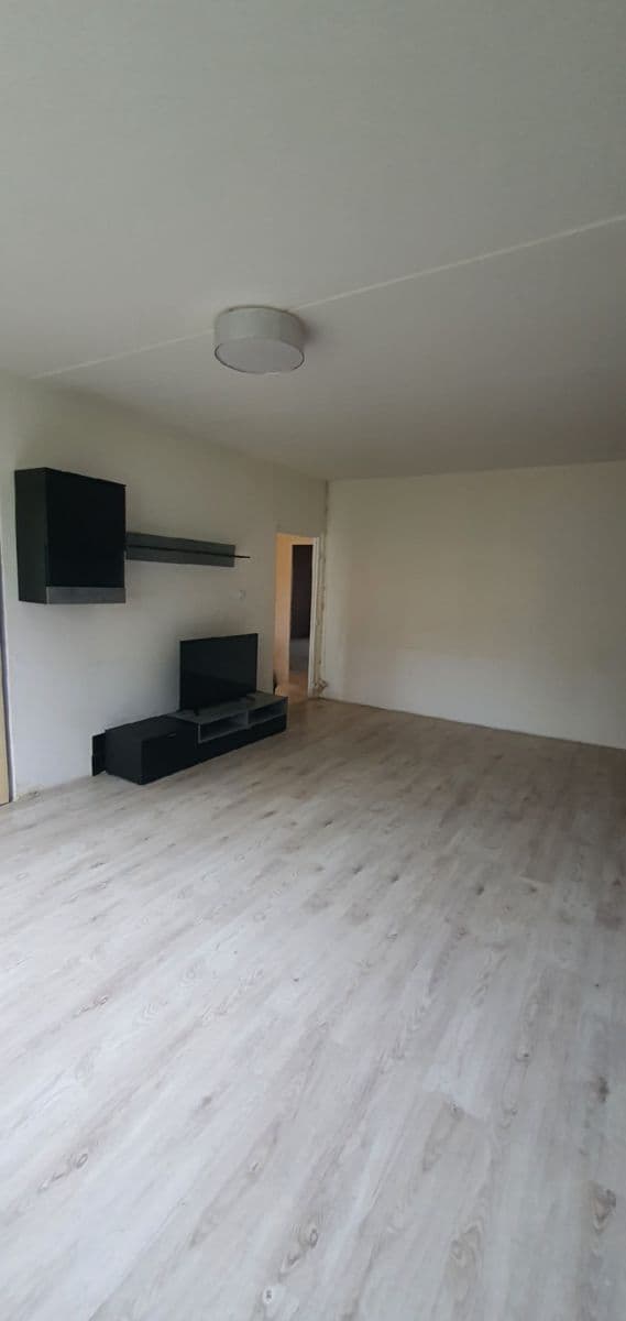 Prodej bytu 2+1 62 m², Slavíčkova, Sokolov, Karlovarský kraj Prodej bytu 2+1 62 m², Slavíčkova, Sokolov, Karlovarský kraj