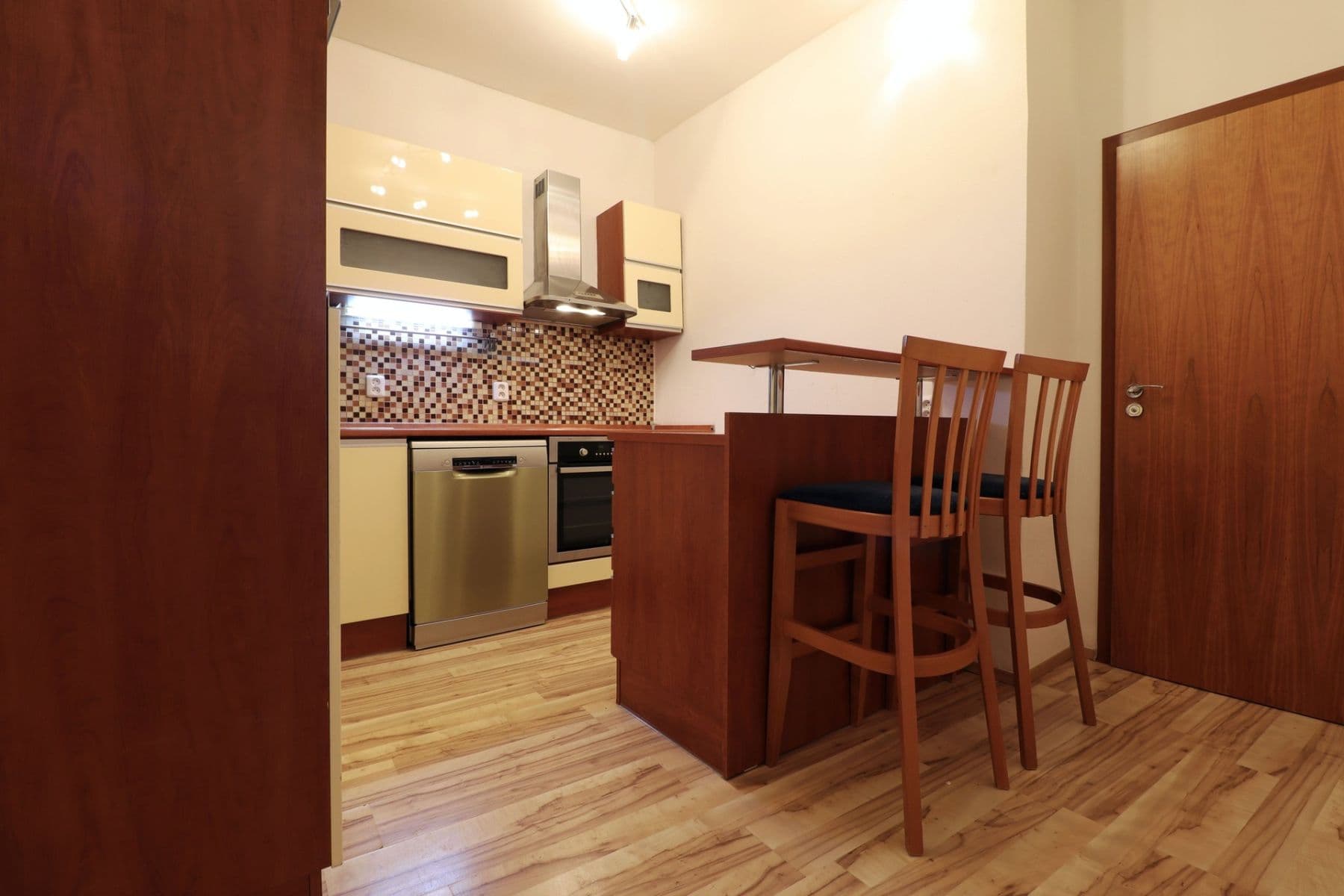 Pronájem bytu 2+1 65 m², Nuselská, Praha, Praha Pronájem bytu 2+1 65 m², Nuselská, Praha, Praha