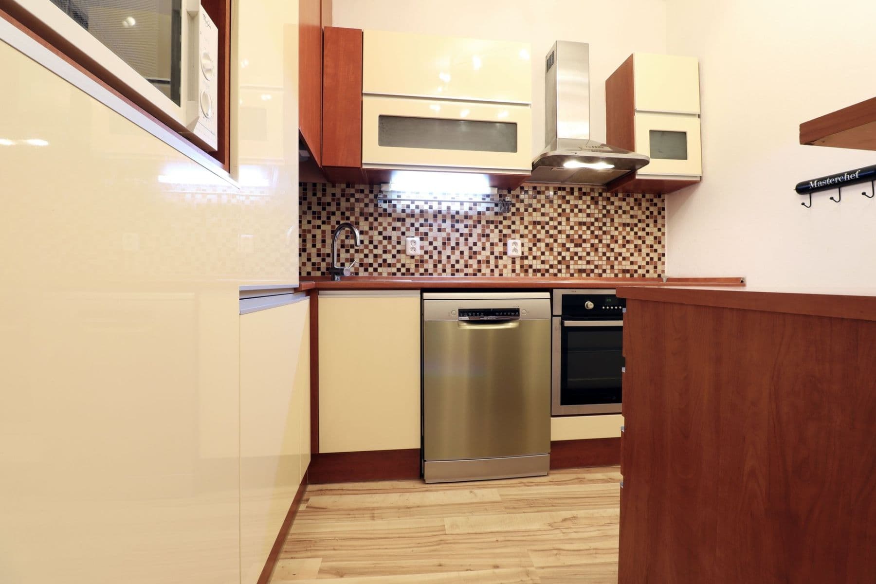 Pronájem bytu 2+1 65 m², Nuselská, Praha, Praha Pronájem bytu 2+1 65 m², Nuselská, Praha, Praha