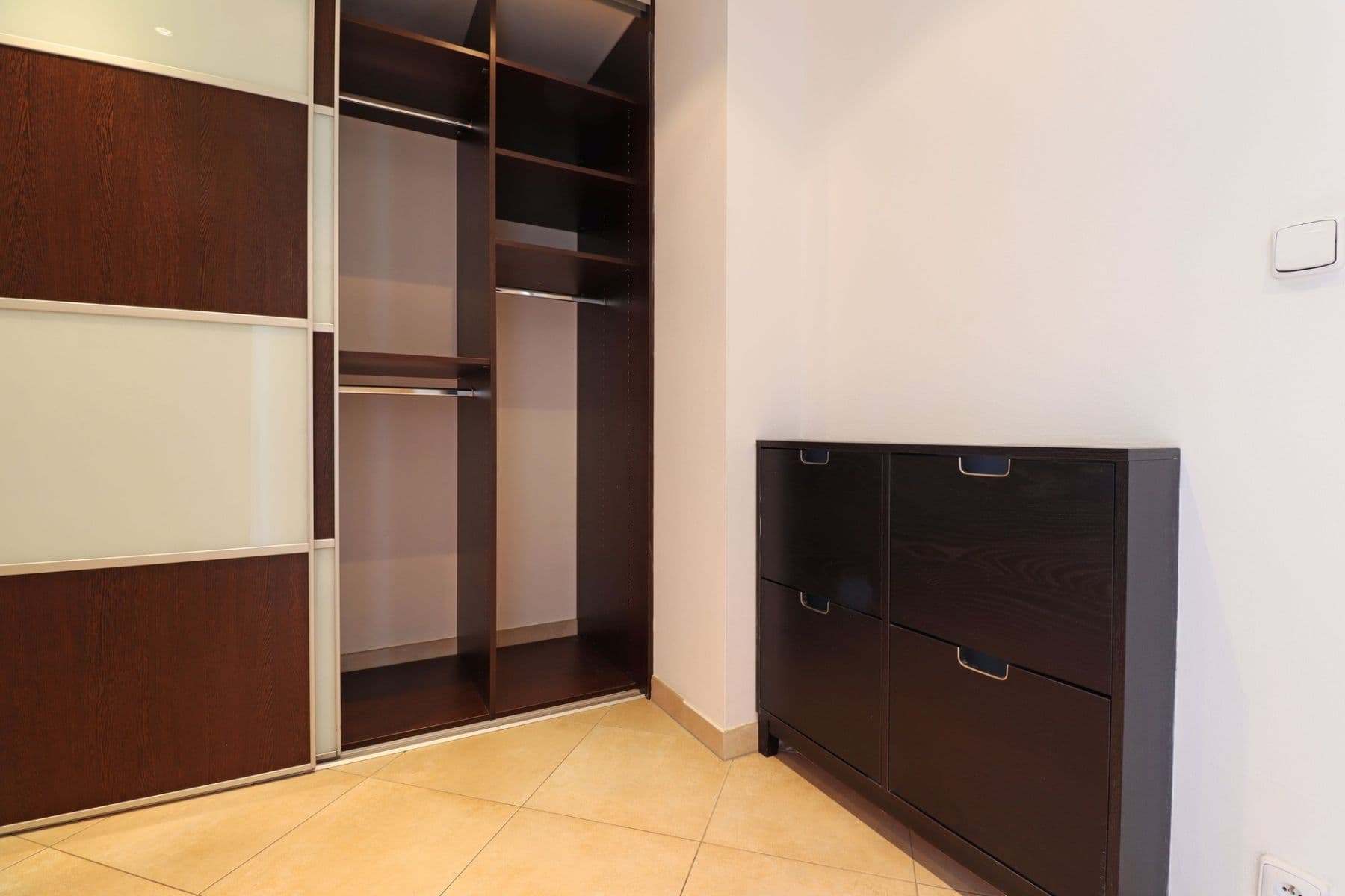 Pronájem bytu 1+kk 43 m², Tlumačovská, Praha, Praha Pronájem bytu 1+kk 43 m², Tlumačovská, Praha, Praha