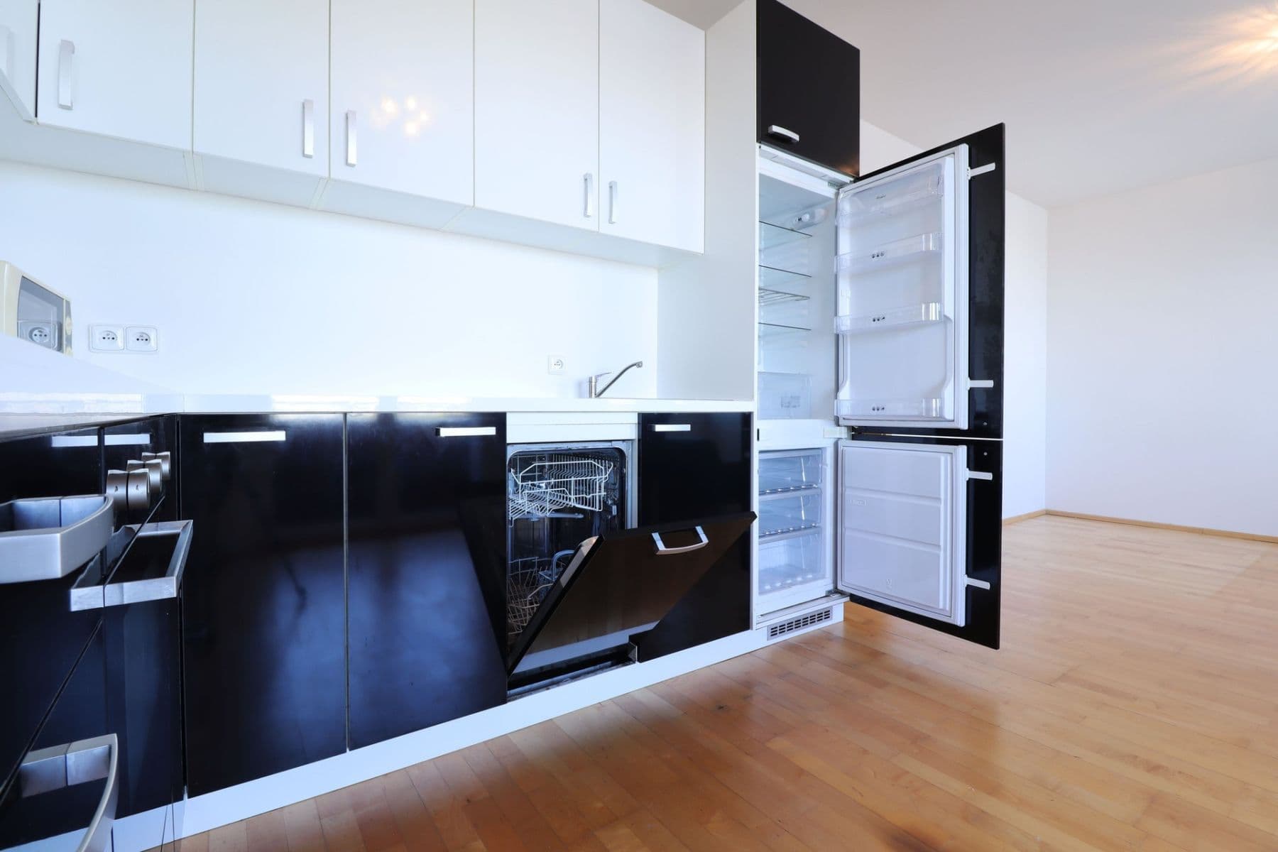 Pronájem bytu 1+kk 43 m², Tlumačovská, Praha, Praha Pronájem bytu 1+kk 43 m², Tlumačovská, Praha, Praha
