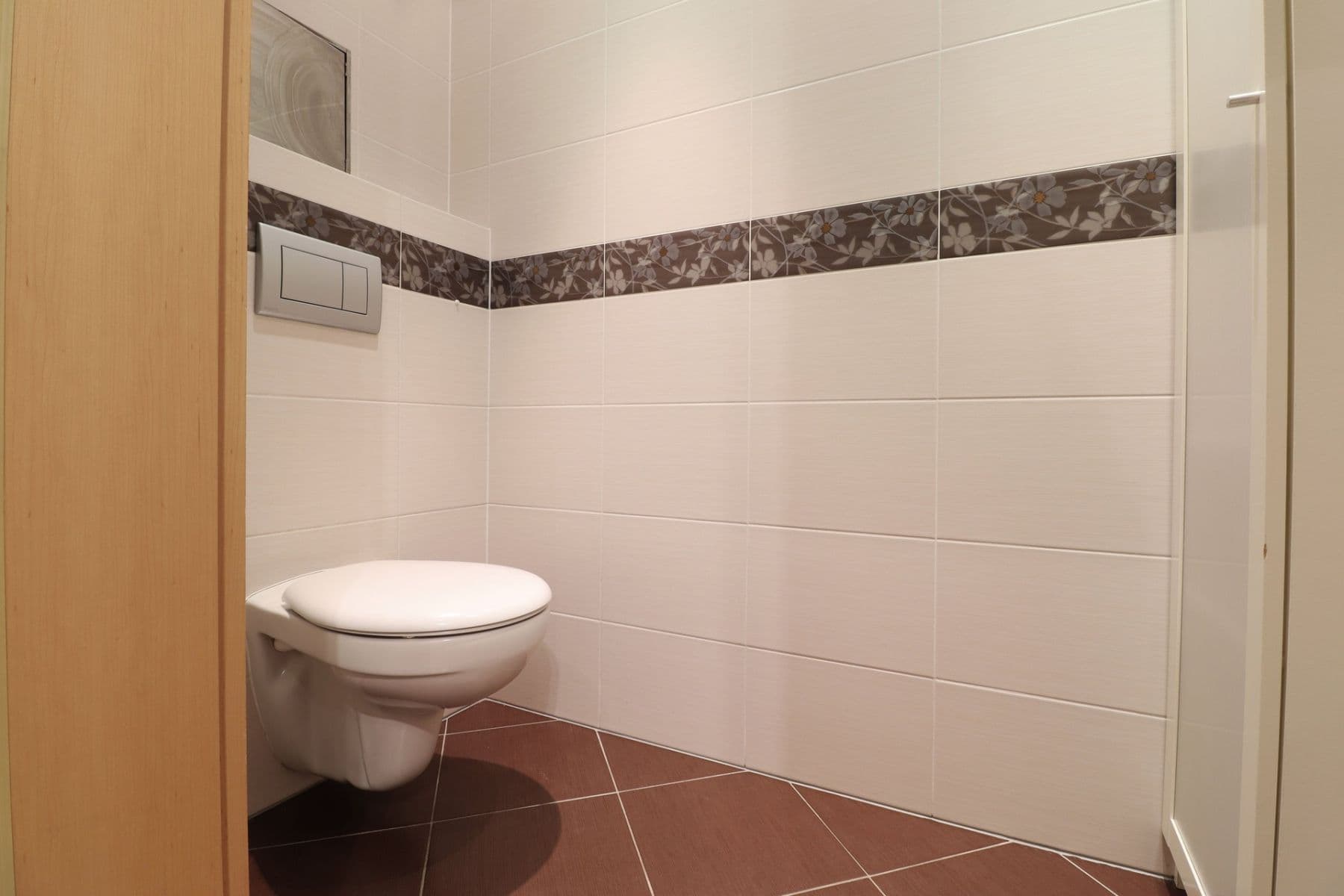 Pronájem bytu 1+kk 43 m², Tlumačovská, Praha, Praha Pronájem bytu 1+kk 43 m², Tlumačovská, Praha, Praha