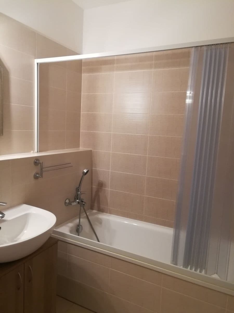 Pronájem bytu 2+kk 55 m², Československého exilu, Praha, Praha Pronájem bytu 2+kk 55 m², Československého exilu, Praha, Praha