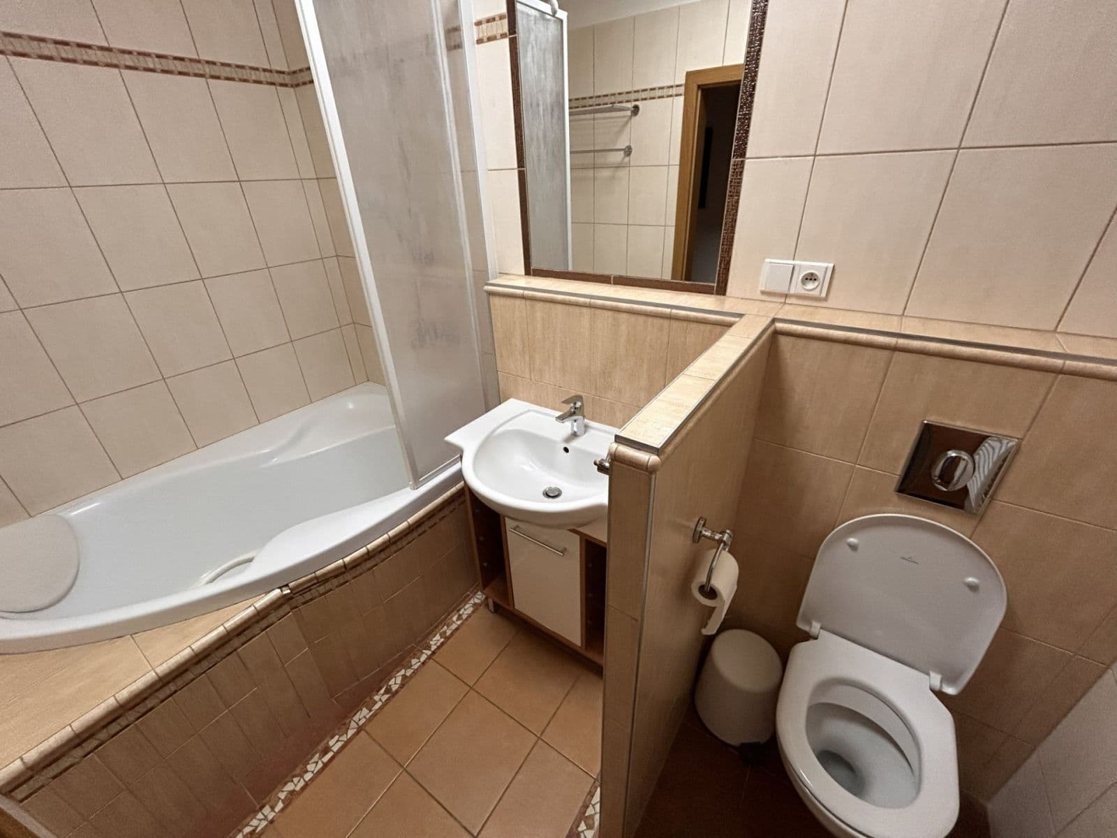 Pronájem bytu 2+kk 62 m², Jeseniova, Praha, Praha Pronájem bytu 2+kk 62 m², Jeseniova, Praha, Praha