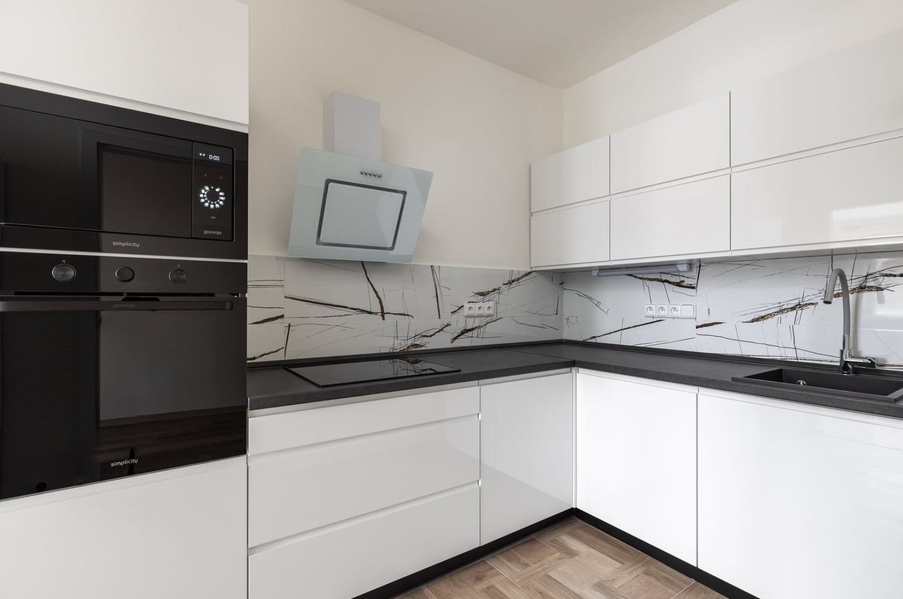 Pronájem bytu 2+1 74 m², Trojská, Praha, Praha Pronájem bytu 2+1 74 m², Trojská, Praha, Praha