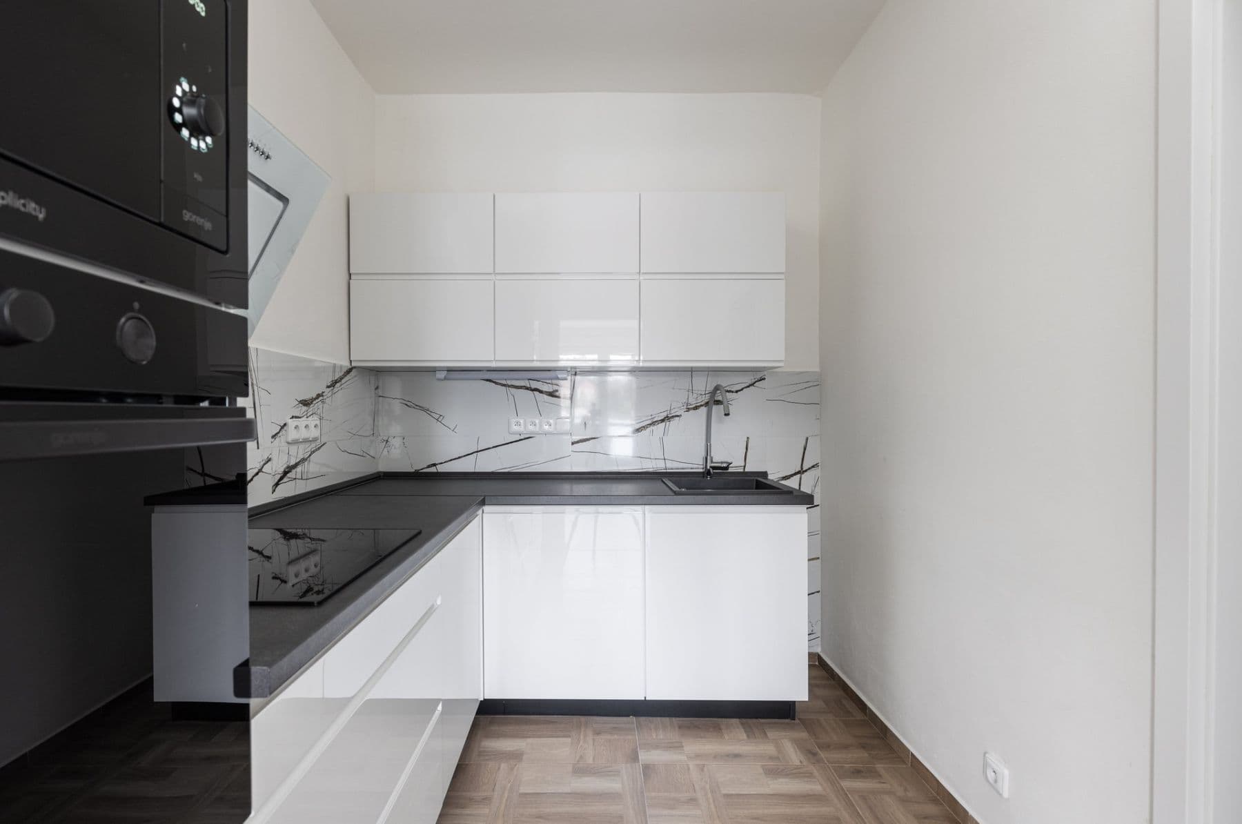 Pronájem bytu 2+1 74 m², Trojská, Praha, Praha Pronájem bytu 2+1 74 m², Trojská, Praha, Praha