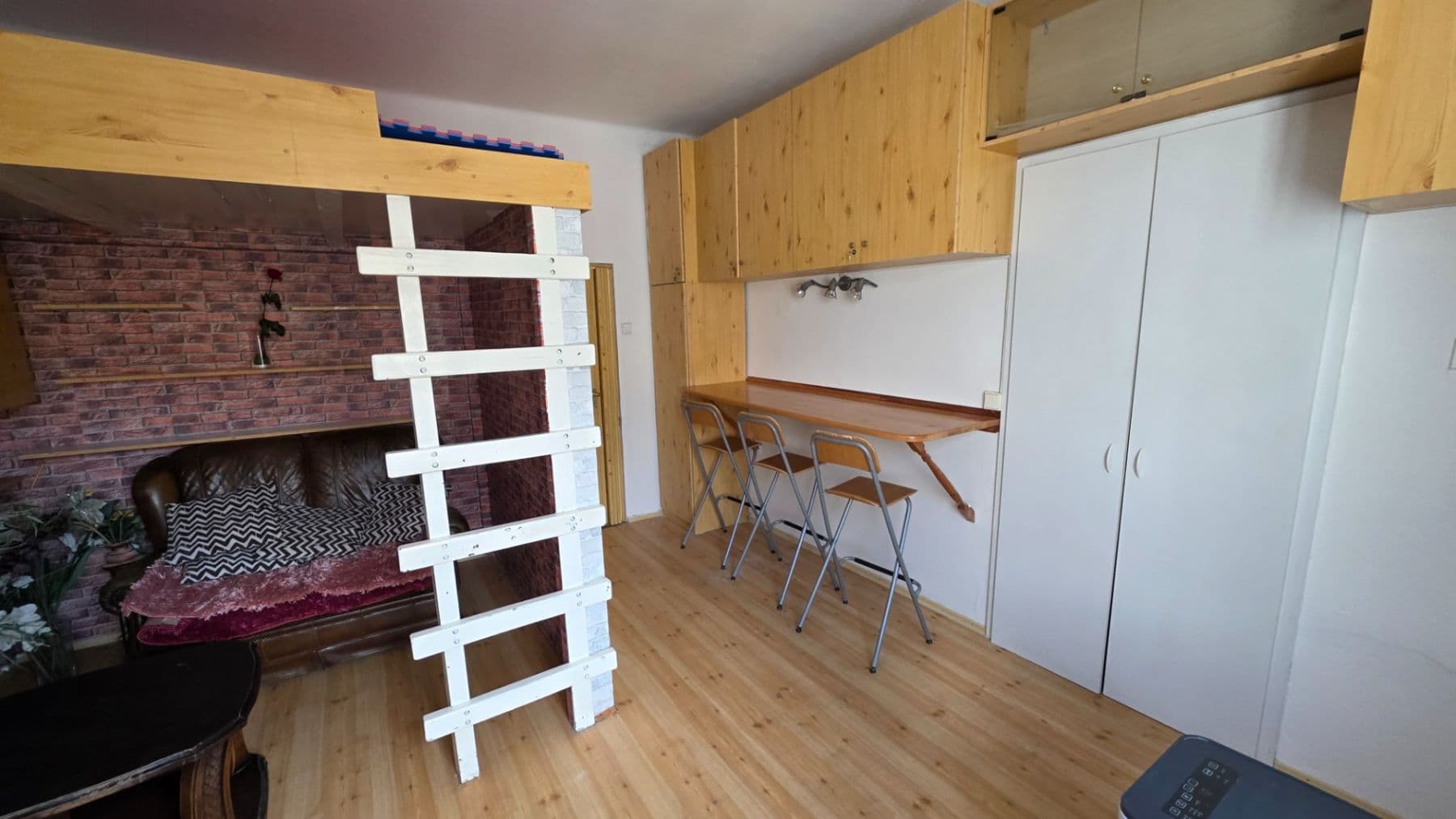 Pronájem bytu 1+kk 24 m², Křížová, Praha, Praha Pronájem bytu 1+kk 24 m², Křížová, Praha, Praha