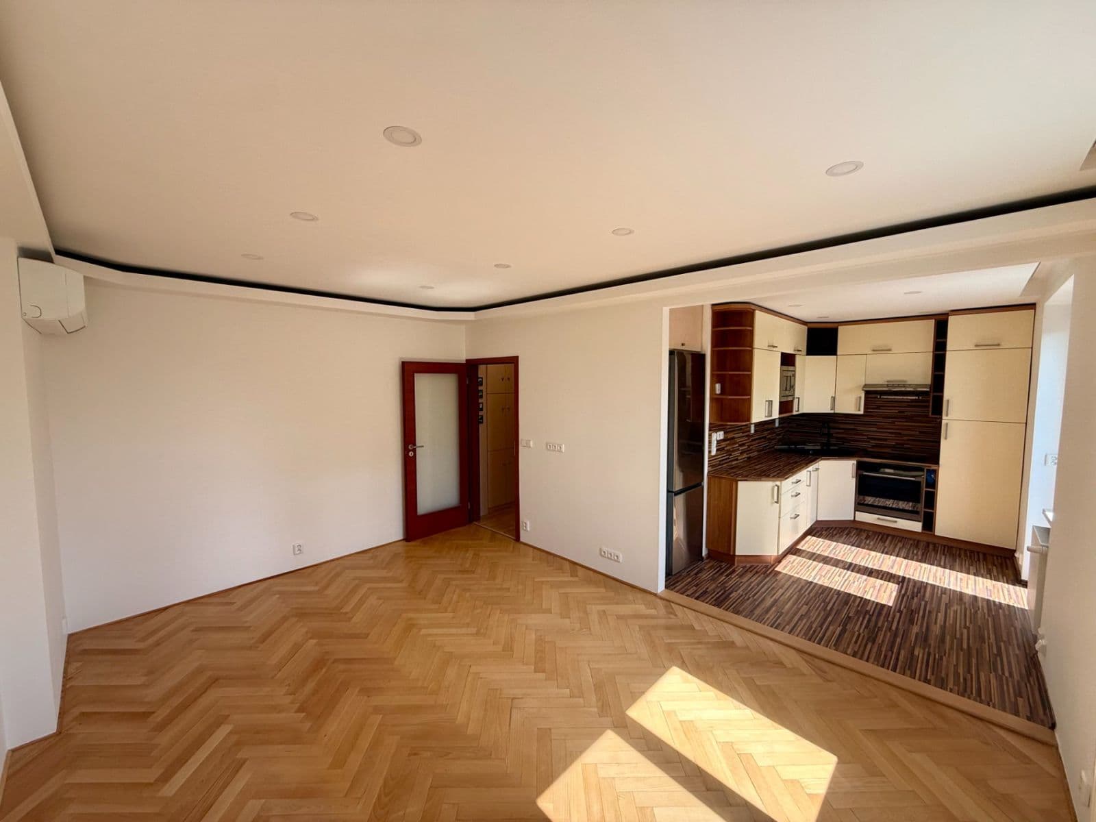Pronájem bytu 2+kk 53 m², Roztylské náměstí, Praha, Praha Pronájem bytu 2+kk 53 m², Roztylské náměstí, Praha, Praha