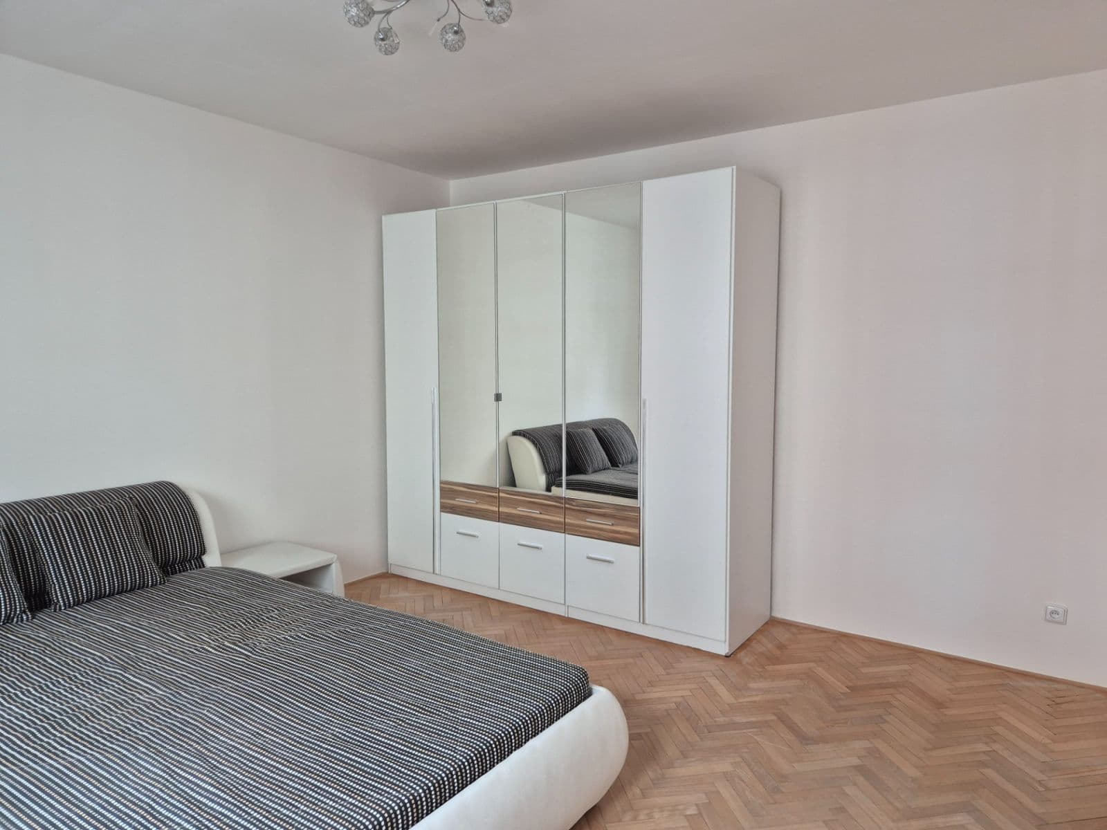 Pronájem bytu 2+1 60 m², Užocká, Praha, Praha Pronájem bytu 2+1 60 m², Užocká, Praha, Praha