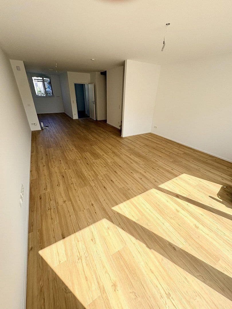 Pronájem domu 145 m², pozemek 115 m², Lilienstrasse 29., Stein, Bavorsko Pronájem domu 145 m², pozemek 115 m², Lilienstrasse 29., Stein, Bavorsko