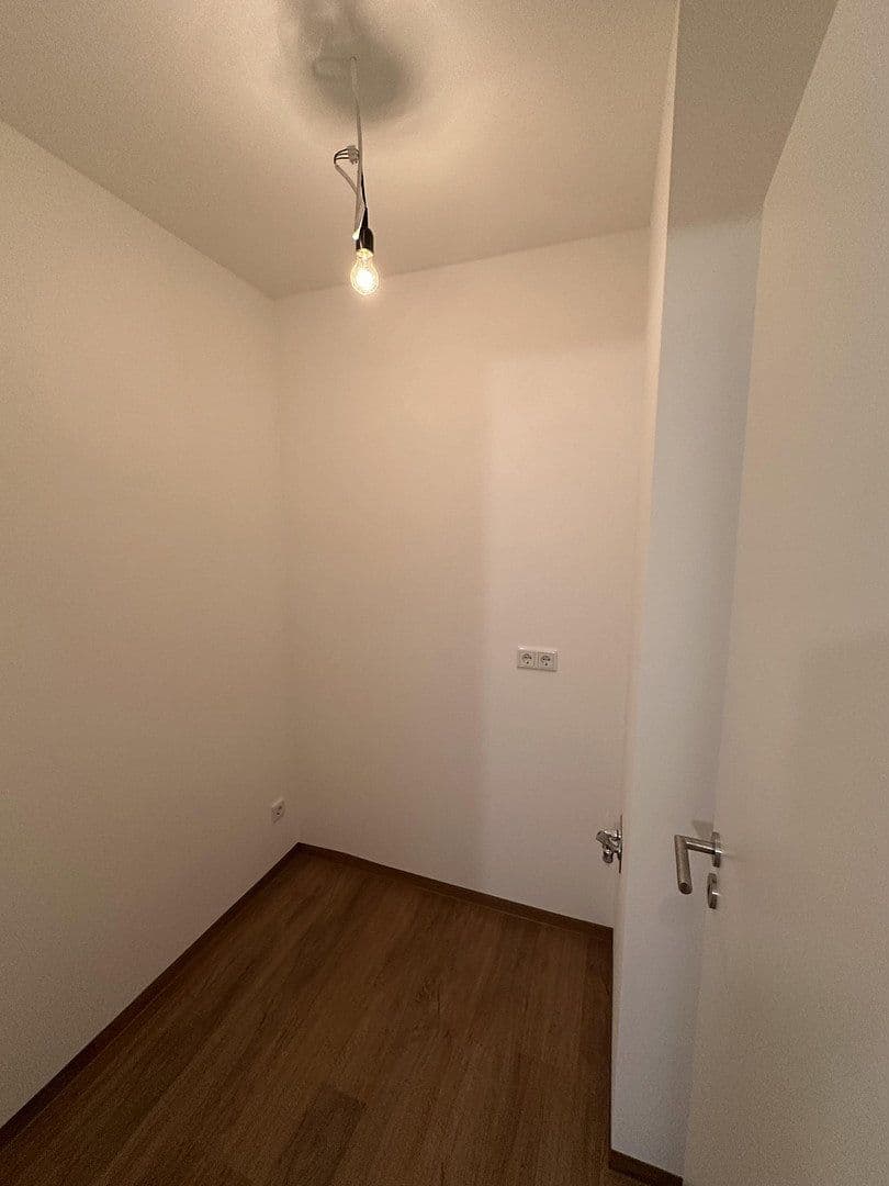 Pronájem bytu 2+1 58 m², Regensburger Str. 99, Neumarkt in der Oberpfalz, Bavorsko Pronájem bytu 2+1 58 m², Regensburger Str. 99, Neumarkt in der Oberpfalz, Bavorsko