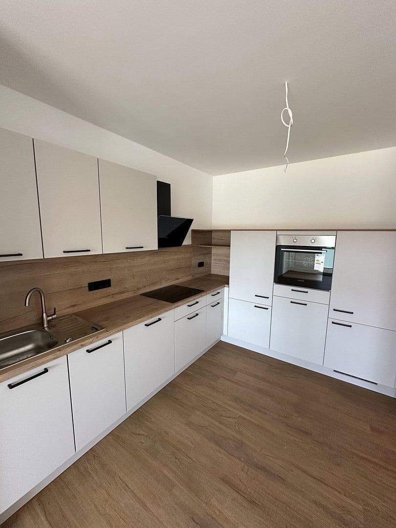 Pronájem bytu 2+1 58 m², Regensburger Str. 99, Neumarkt in der Oberpfalz, Bavorsko Pronájem bytu 2+1 58 m², Regensburger Str. 99, Neumarkt in der Oberpfalz, Bavorsko