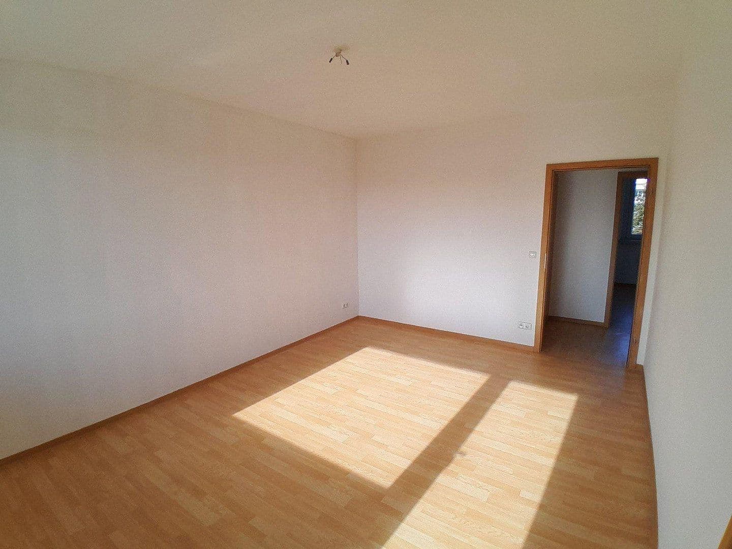 Pronájem bytu 2+1 50 m², Ernst-Thälmann-Ring, Greifswald, Mecklenburg-Vorpommern Pronájem bytu 2+1 50 m², Ernst-Thälmann-Ring, Greifswald, Mecklenburg-Vorpommern