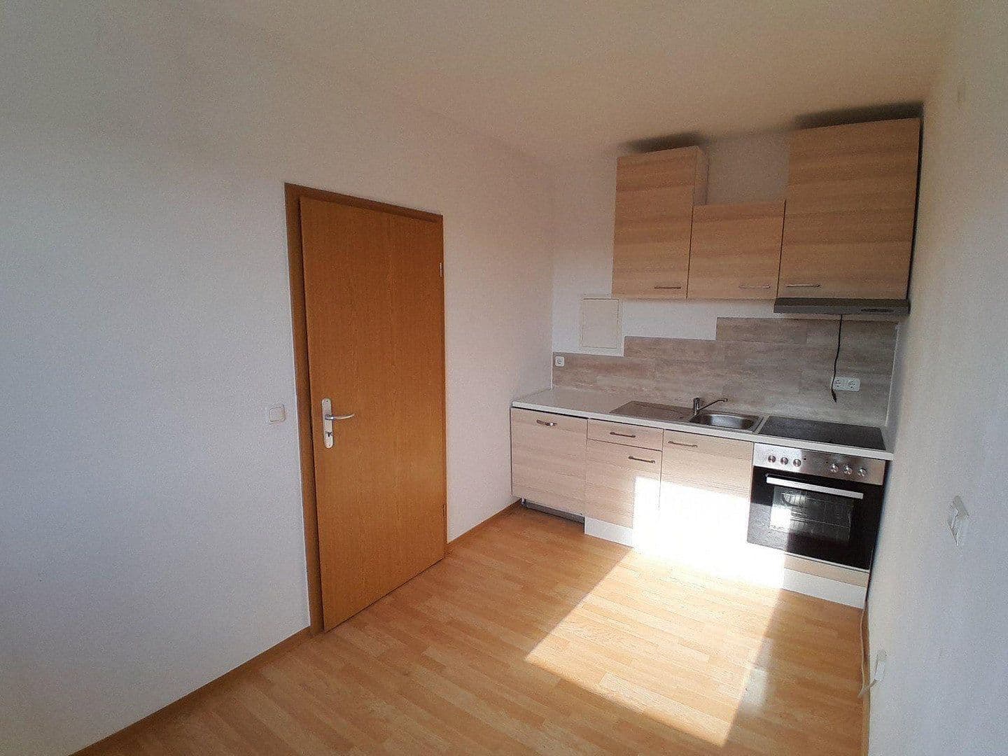 Pronájem bytu 2+1 50 m², Ernst-Thälmann-Ring, Greifswald, Mecklenburg-Vorpommern Pronájem bytu 2+1 50 m², Ernst-Thälmann-Ring, Greifswald, Mecklenburg-Vorpommern