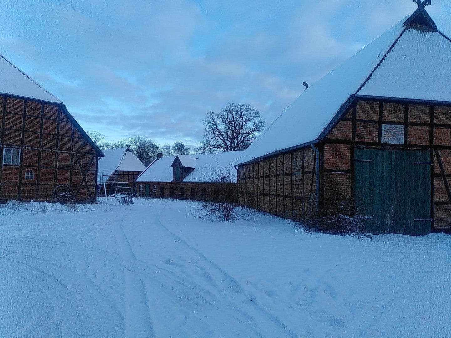 Prodej domu 430 m², pozemek 4.900 m², Rullstorf, Dolní Sasko Prodej domu 430 m², pozemek 4.900 m², Rullstorf, Dolní Sasko