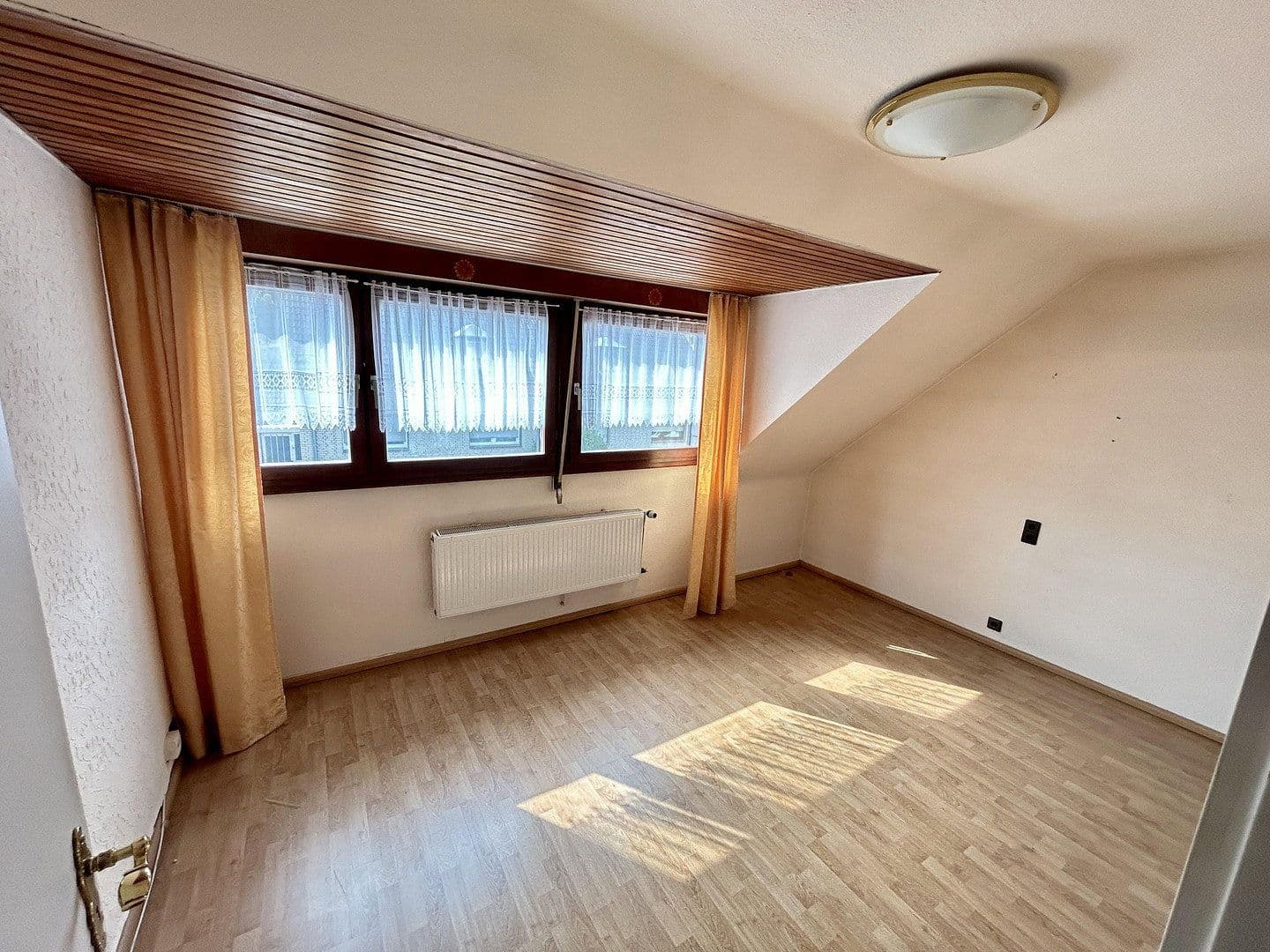 Prodej domu 155 m², pozemek 900 m², Fronhofweg 50, Brühl, Severní Porýní-Vestfálsko Prodej domu 155 m², pozemek 900 m², Fronhofweg 50, Brühl, Severní Porýní-Vestfálsko