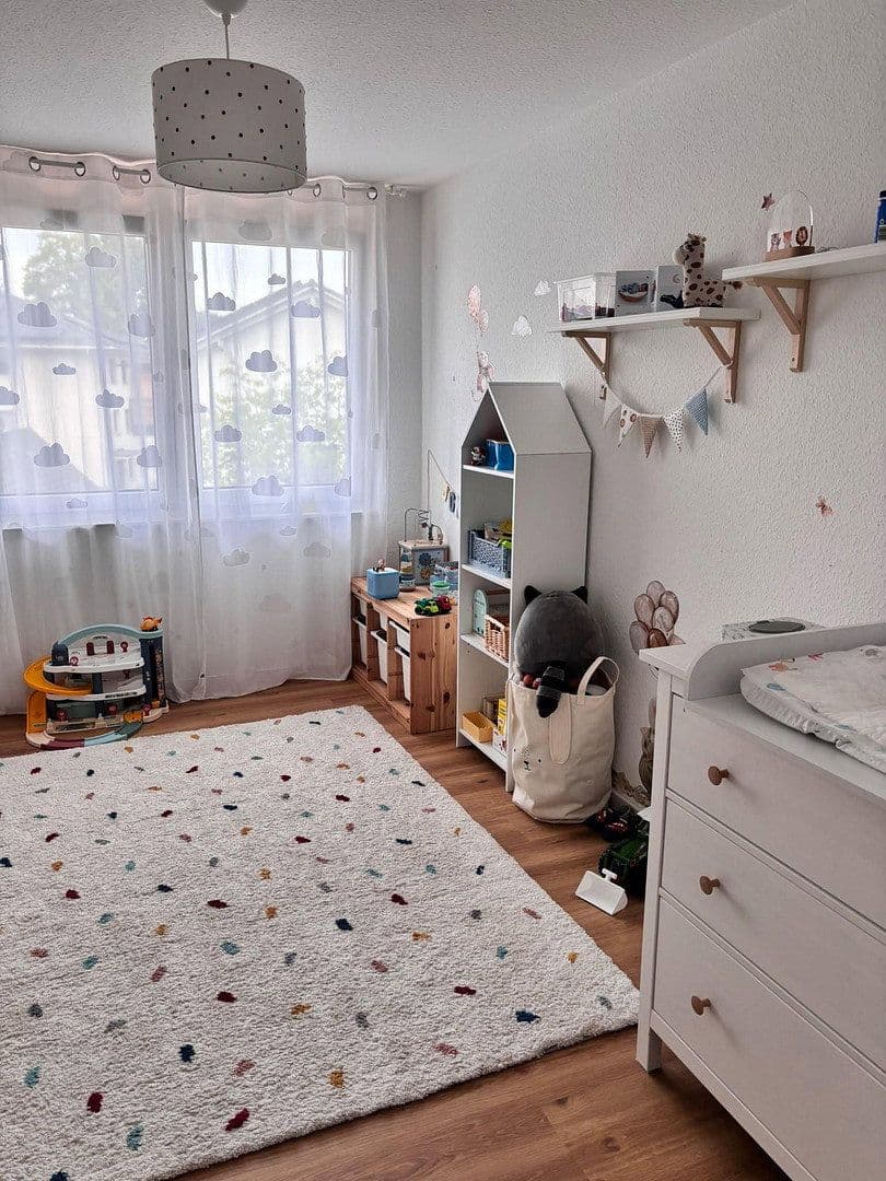 Pronájem bytu 3+1 103 m², Gutach im Breisgau, Bádensko-Württembersko Pronájem bytu 3+1 103 m², Gutach im Breisgau, Bádensko-Württembersko