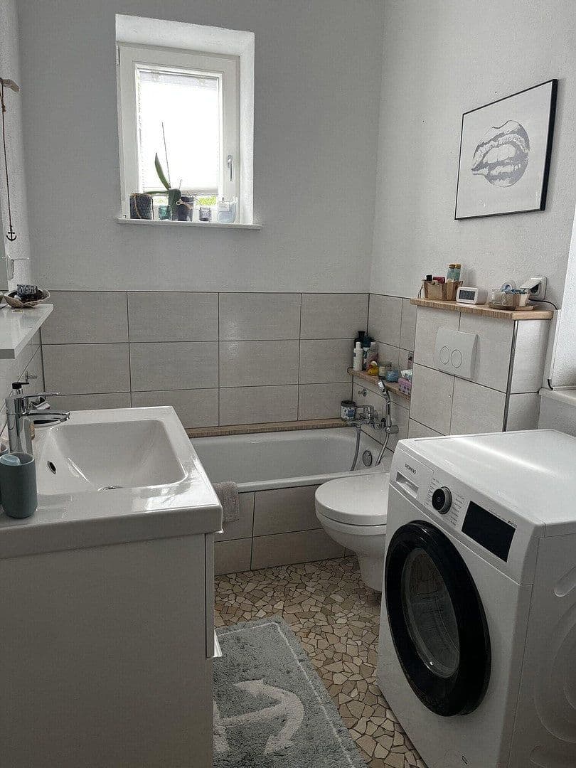 Pronájem bytu 4+1 78 m², Bentschener Weg 17, Berlin, Berlín Pronájem bytu 4+1 78 m², Bentschener Weg 17, Berlin, Berlín