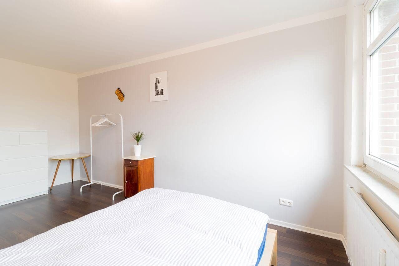 Pronájem bytu 3+1 73 m², Münterweg 14, Hamburg, Hamburg Pronájem bytu 3+1 73 m², Münterweg 14, Hamburg, Hamburg
