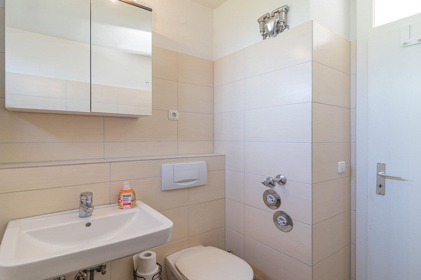 Pronájem bytu 3+1 73 m², Münterweg 14, Hamburg, Hamburg Pronájem bytu 3+1 73 m², Münterweg 14, Hamburg, Hamburg