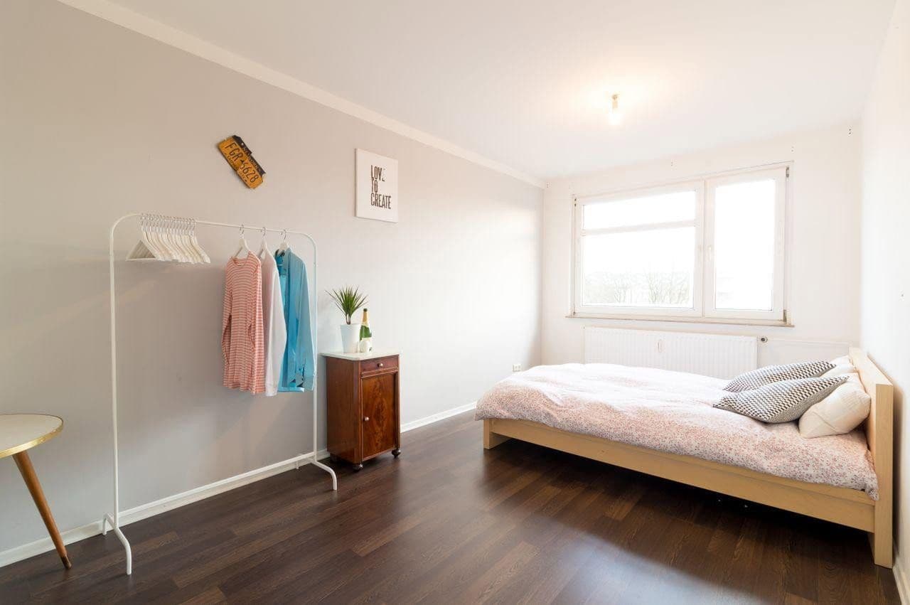 Pronájem bytu 3+1 73 m², Münterweg 14, Hamburg, Hamburg Pronájem bytu 3+1 73 m², Münterweg 14, Hamburg, Hamburg