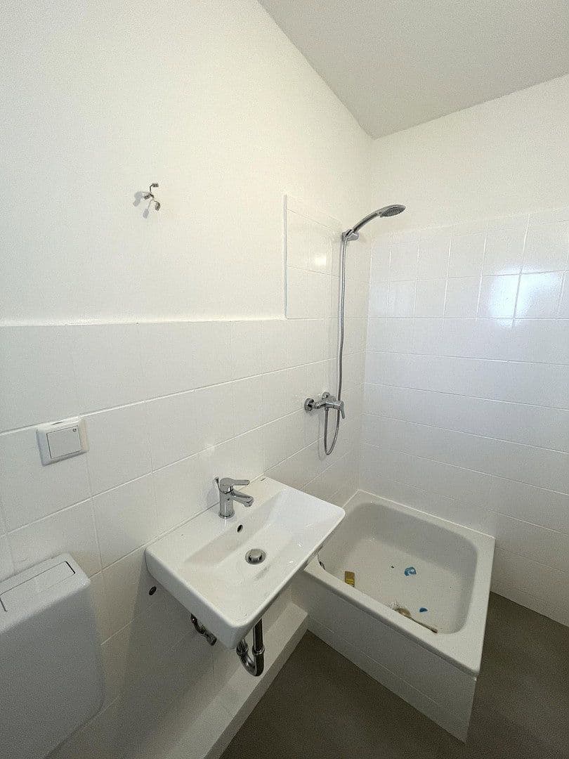 Pronájem bytu 1+1 32 m², Kaiserstraße 37, Schwelm, Severní Porýní-Vestfálsko Pronájem bytu 1+1 32 m², Kaiserstraße 37, Schwelm, Severní Porýní-Vestfálsko