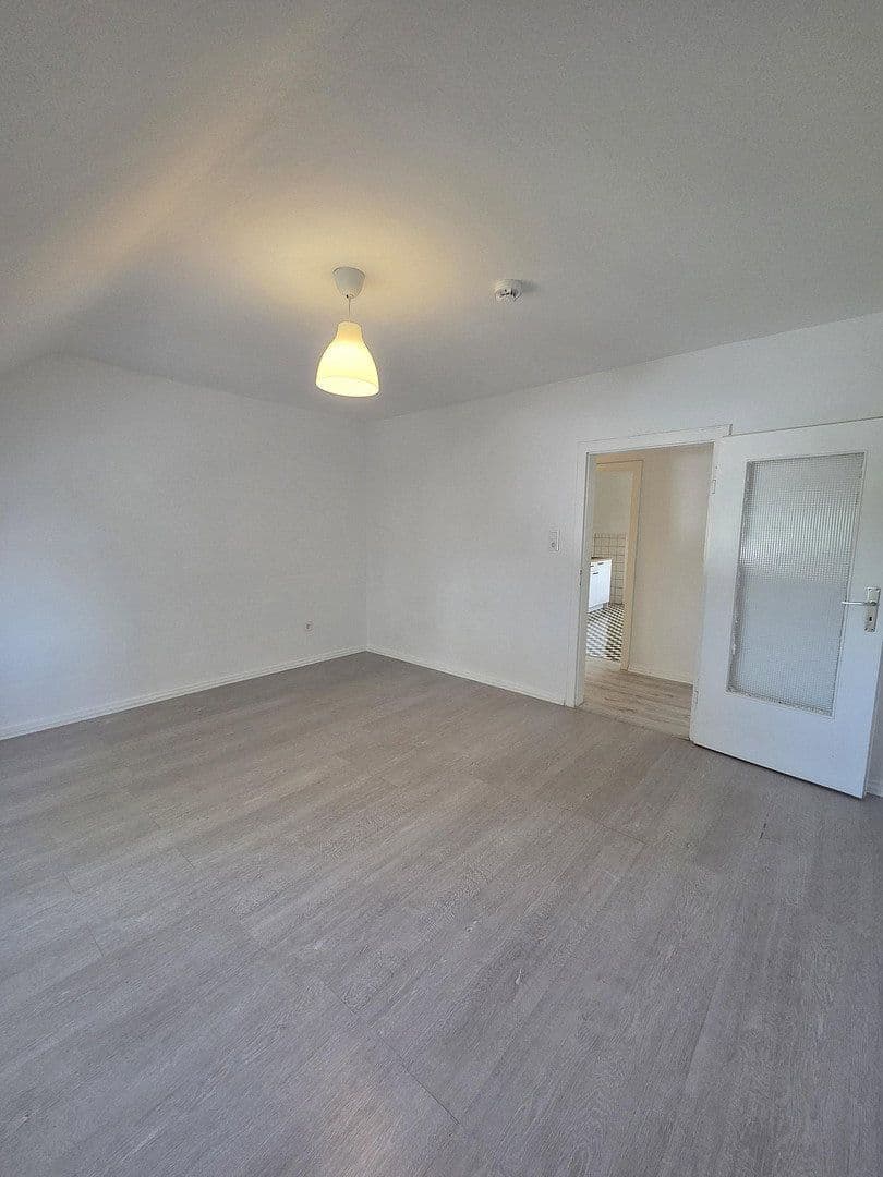 Pronájem bytu 3+1 80 m², Stolberstrasse 378, Köln, Severní Porýní-Vestfálsko Pronájem bytu 3+1 80 m², Stolberstrasse 378, Köln, Severní Porýní-Vestfálsko