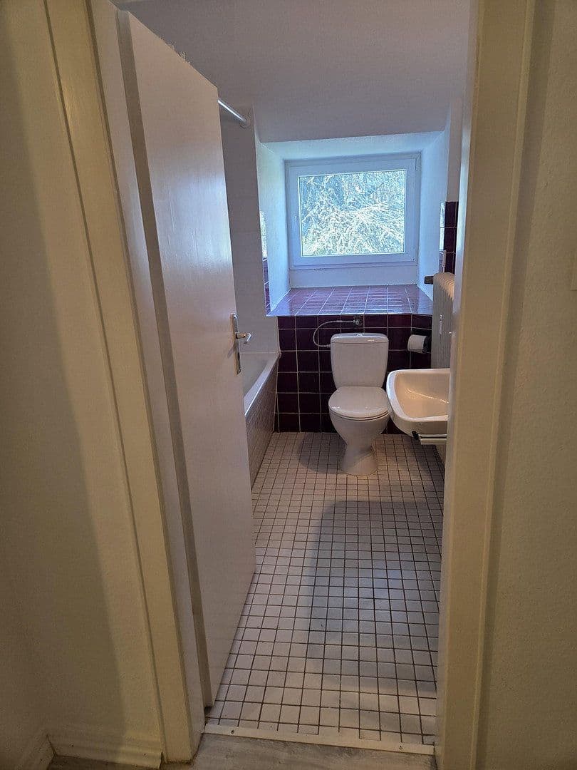 Pronájem bytu 3+1 80 m², Stolberstrasse 378, Köln, Severní Porýní-Vestfálsko Pronájem bytu 3+1 80 m², Stolberstrasse 378, Köln, Severní Porýní-Vestfálsko