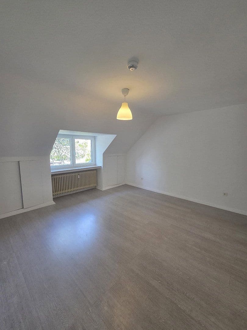 Pronájem bytu 3+1 80 m², Stolberstrasse 378, Köln, Severní Porýní-Vestfálsko Pronájem bytu 3+1 80 m², Stolberstrasse 378, Köln, Severní Porýní-Vestfálsko