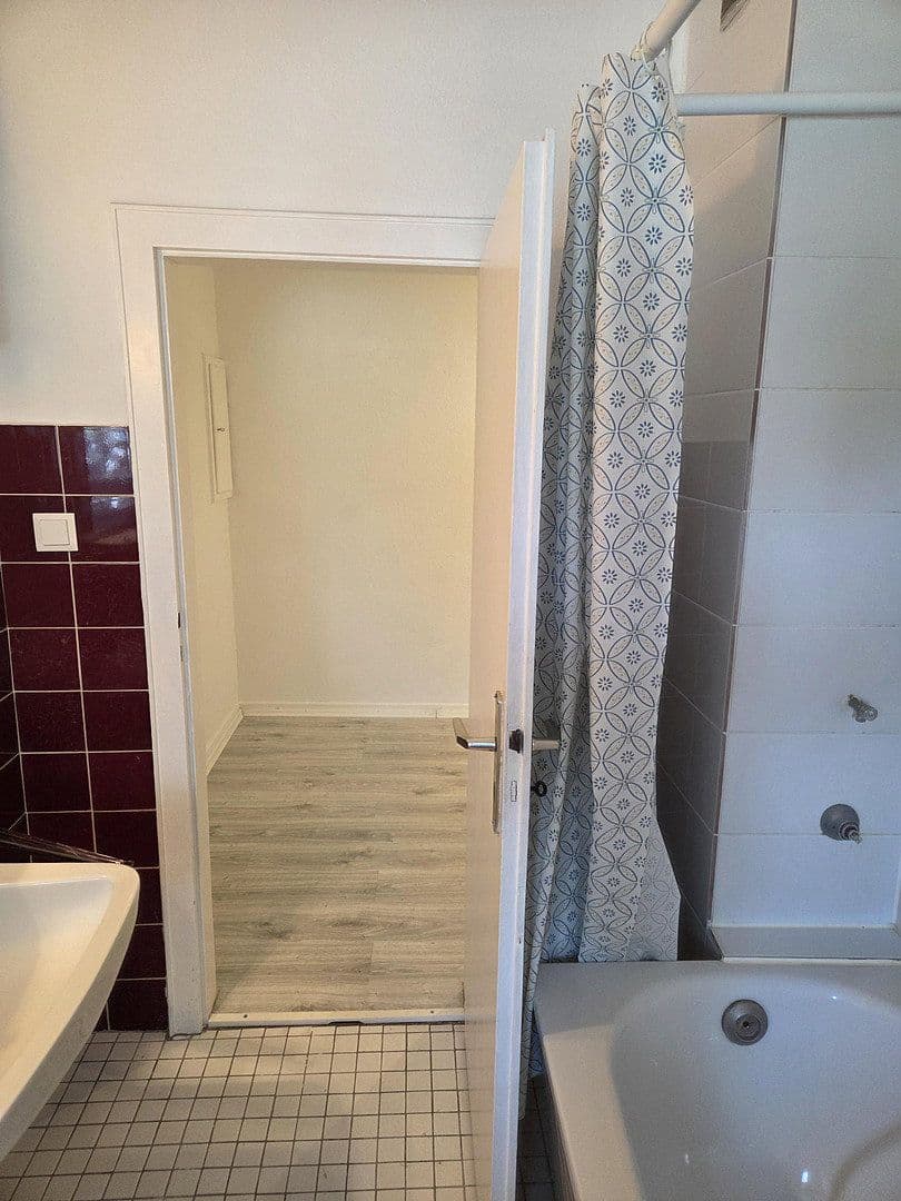 Pronájem bytu 3+1 80 m², Stolberstrasse 378, Köln, Severní Porýní-Vestfálsko Pronájem bytu 3+1 80 m², Stolberstrasse 378, Köln, Severní Porýní-Vestfálsko