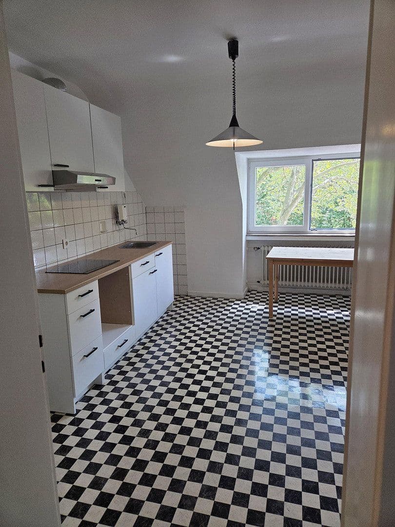 Pronájem bytu 3+1 80 m², Stolberstrasse 378, Köln, Severní Porýní-Vestfálsko Pronájem bytu 3+1 80 m², Stolberstrasse 378, Köln, Severní Porýní-Vestfálsko