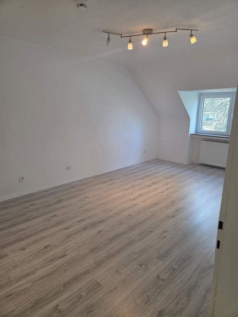 Pronájem bytu 3+1 80 m², Stolberstrasse 378, Köln, Severní Porýní-Vestfálsko Pronájem bytu 3+1 80 m², Stolberstrasse 378, Köln, Severní Porýní-Vestfálsko