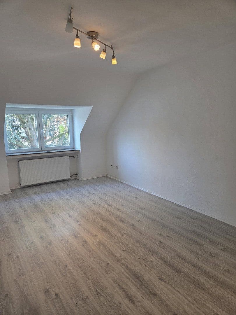 Pronájem bytu 3+1 80 m², Stolberstrasse 378, Köln, Severní Porýní-Vestfálsko Pronájem bytu 3+1 80 m², Stolberstrasse 378, Köln, Severní Porýní-Vestfálsko