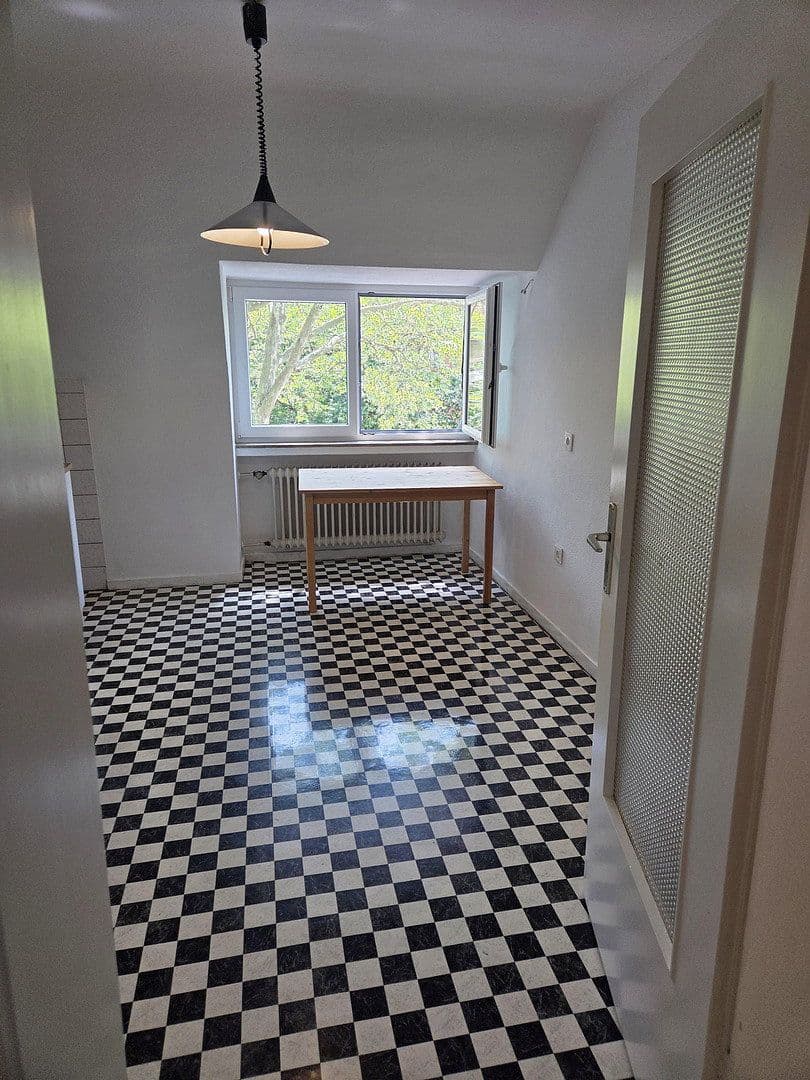 Pronájem bytu 3+1 80 m², Stolberstrasse 378, Köln, Severní Porýní-Vestfálsko Pronájem bytu 3+1 80 m², Stolberstrasse 378, Köln, Severní Porýní-Vestfálsko