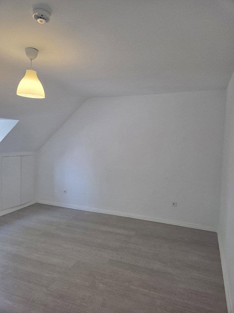 Pronájem bytu 3+1 80 m², Stolberstrasse 378, Köln, Severní Porýní-Vestfálsko Pronájem bytu 3+1 80 m², Stolberstrasse 378, Köln, Severní Porýní-Vestfálsko
