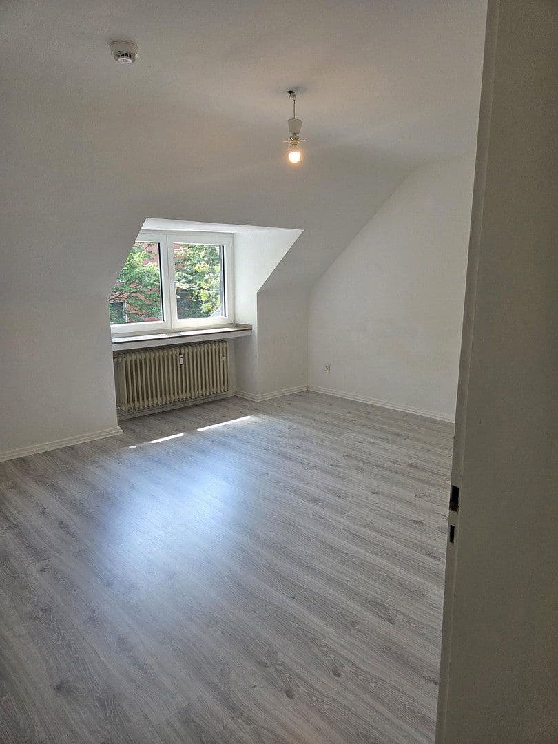 Pronájem bytu 3+1 80 m², Stolberstrasse 378, Köln, Severní Porýní-Vestfálsko Pronájem bytu 3+1 80 m², Stolberstrasse 378, Köln, Severní Porýní-Vestfálsko