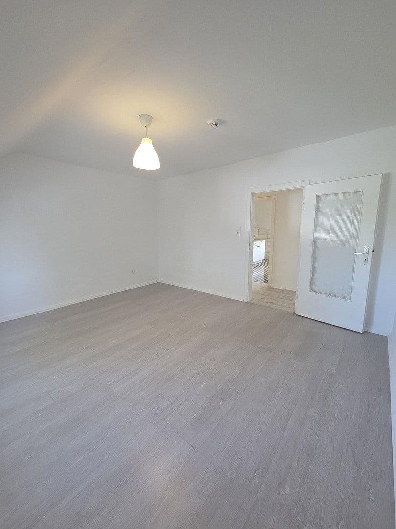 Pronájem bytu 3+1 80 m², Stolberstrasse 378, Köln, Severní Porýní-Vestfálsko Pronájem bytu 3+1 80 m², Stolberstrasse 378, Köln, Severní Porýní-Vestfálsko