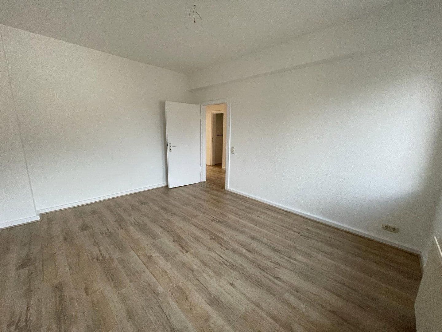 Pronájem bytu 2+1 63 m², Düppelstr.10, Essen, Severní Porýní-Vestfálsko Pronájem bytu 2+1 63 m², Düppelstr.10, Essen, Severní Porýní-Vestfálsko