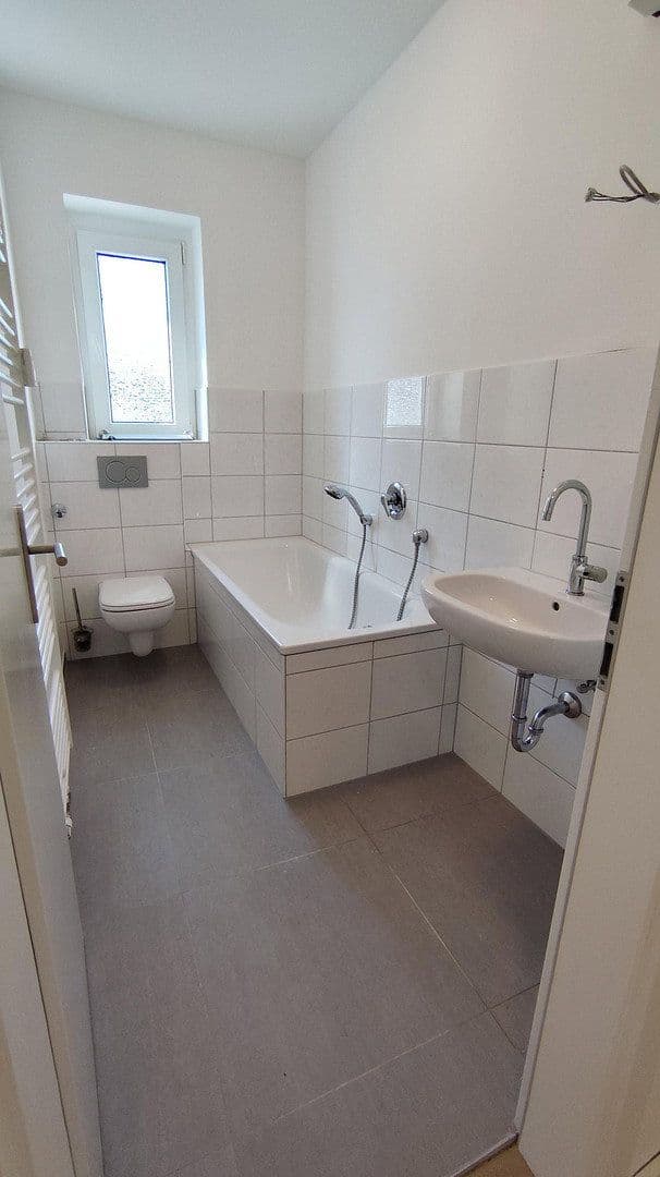 Pronájem bytu 4+1 110 m², Holzstrasse 184, Castrop-Rauxel, Severní Porýní-Vestfálsko Pronájem bytu 4+1 110 m², Holzstrasse 184, Castrop-Rauxel, Severní Porýní-Vestfálsko