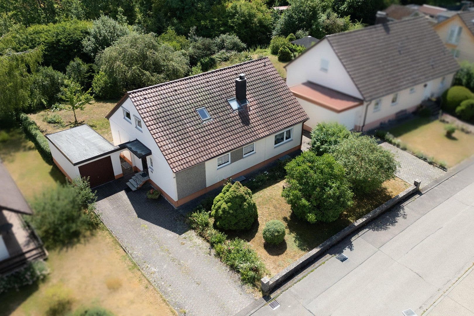 Prodej domu 161 m², pozemek 711 m², Helvetierstr. 19, Rottweil, Bádensko-Württembersko Prodej domu 161 m², pozemek 711 m², Helvetierstr. 19, Rottweil, Bádensko-Württembersko
