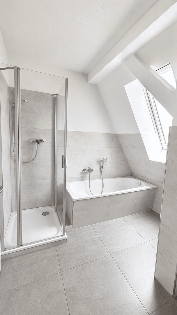 Pronájem bytu 4+1 138 m², Cochstedter Straße, Magdeburg, Sasko-Anhaltsko Pronájem bytu 4+1 138 m², Cochstedter Straße, Magdeburg, Sasko-Anhaltsko