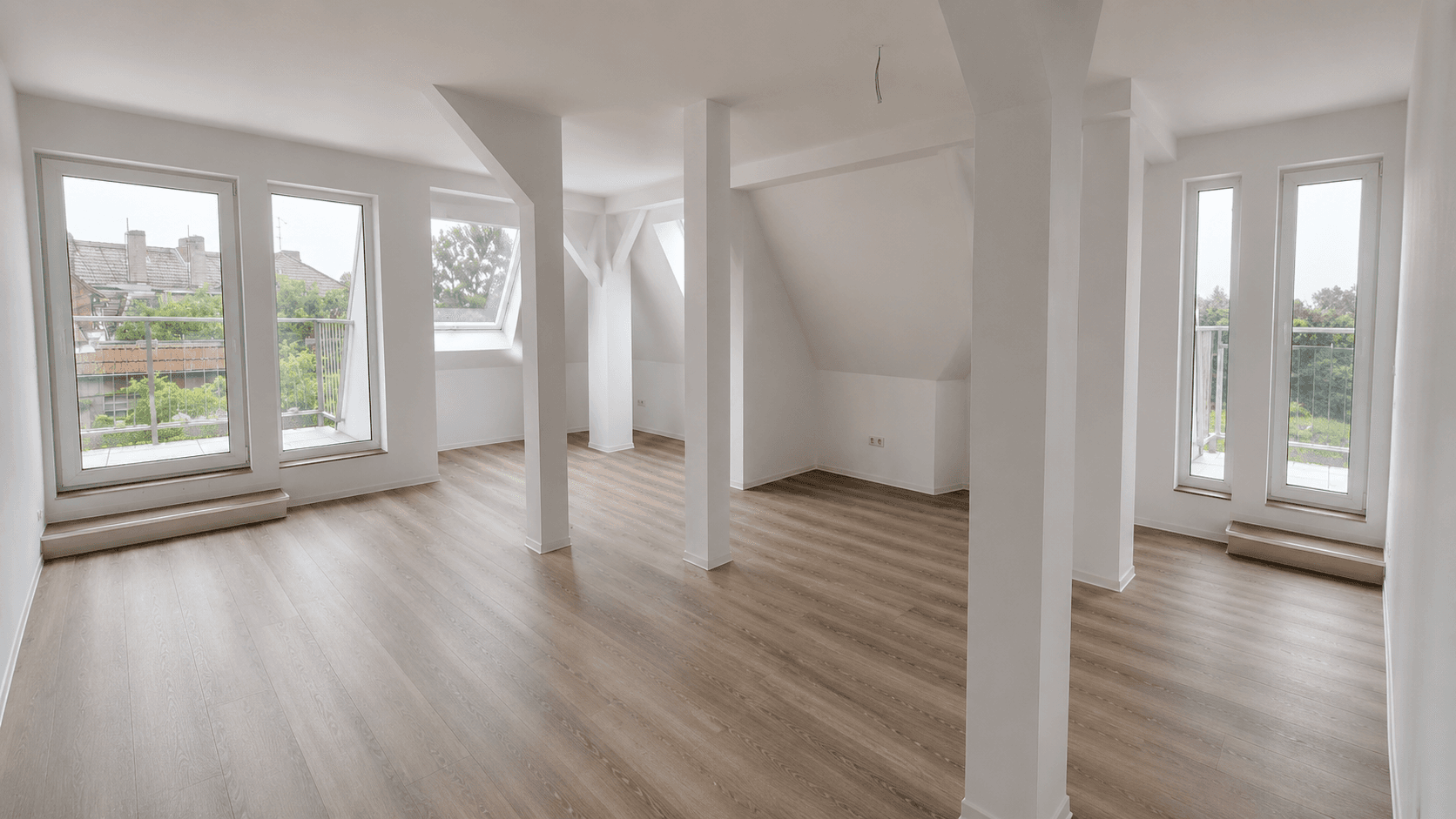 Pronájem bytu 4+1 138 m², Cochstedter Straße, Magdeburg, Sasko-Anhaltsko Pronájem bytu 4+1 138 m², Cochstedter Straße, Magdeburg, Sasko-Anhaltsko