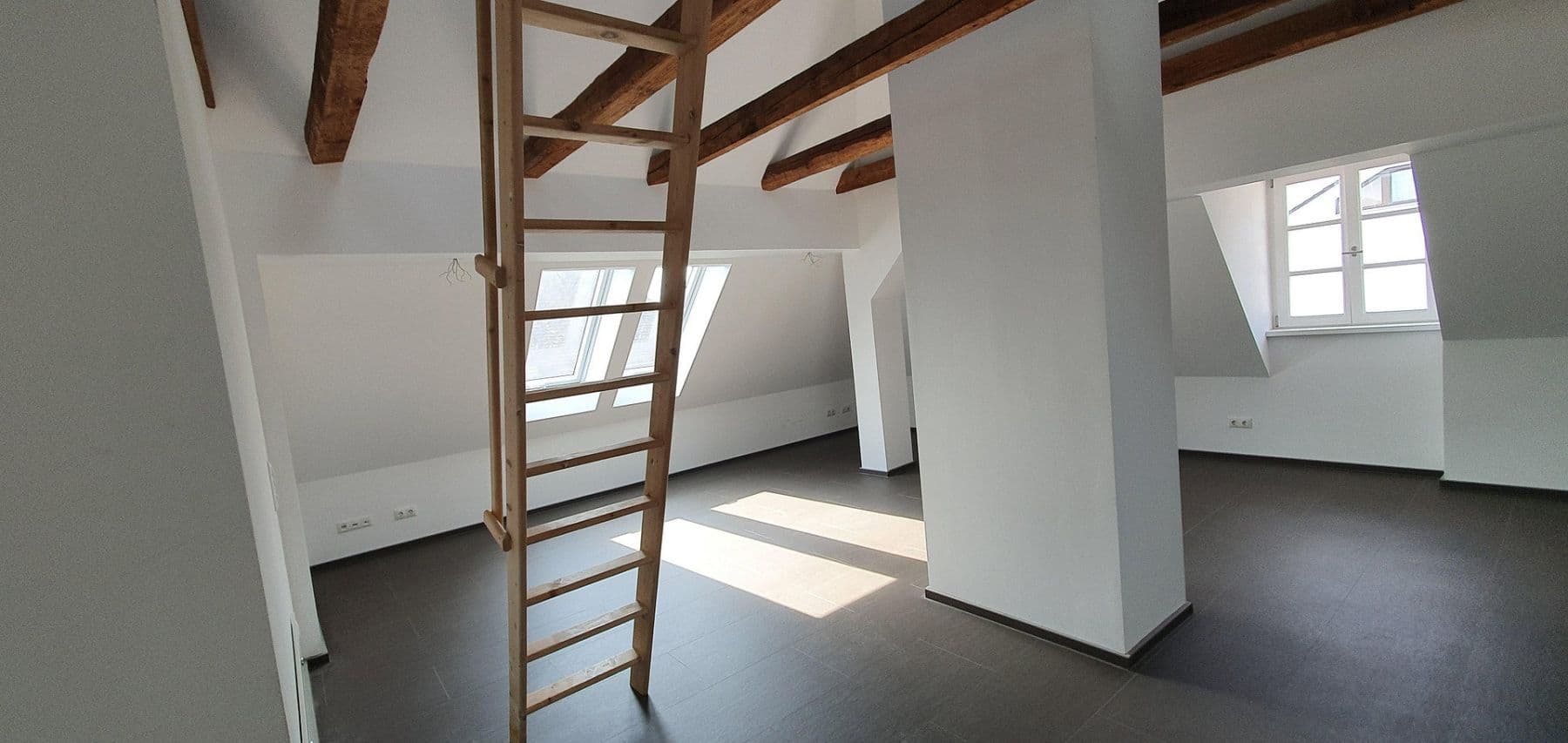 Pronájem bytu 2+1 64 m², Bruck i.d.OPf., Bavorsko Pronájem bytu 2+1 64 m², Bruck i.d.OPf., Bavorsko