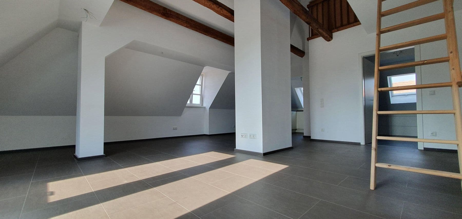 Pronájem bytu 2+1 64 m², Bruck i.d.OPf., Bavorsko Pronájem bytu 2+1 64 m², Bruck i.d.OPf., Bavorsko