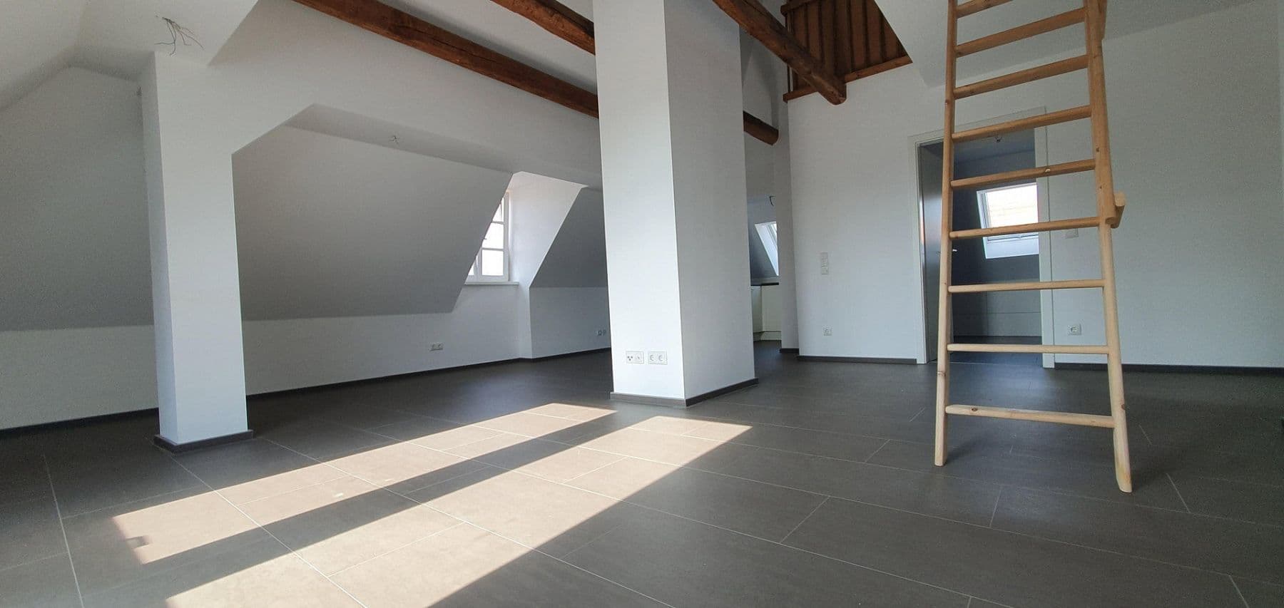Pronájem bytu 2+1 64 m², Bruck i.d.OPf., Bavorsko Pronájem bytu 2+1 64 m², Bruck i.d.OPf., Bavorsko