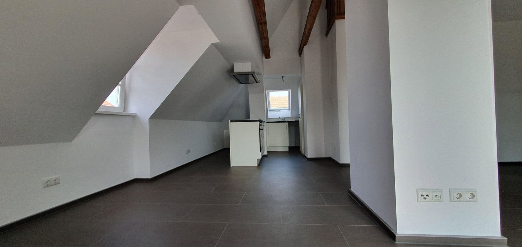 Pronájem bytu 2+1 64 m², Bruck i.d.OPf., Bavorsko Pronájem bytu 2+1 64 m², Bruck i.d.OPf., Bavorsko
