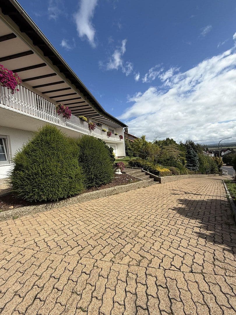Prodej domu 315 m², pozemek 1.400 m², Überherrn, Země Sársko Prodej domu 315 m², pozemek 1.400 m², Überherrn, Země Sársko