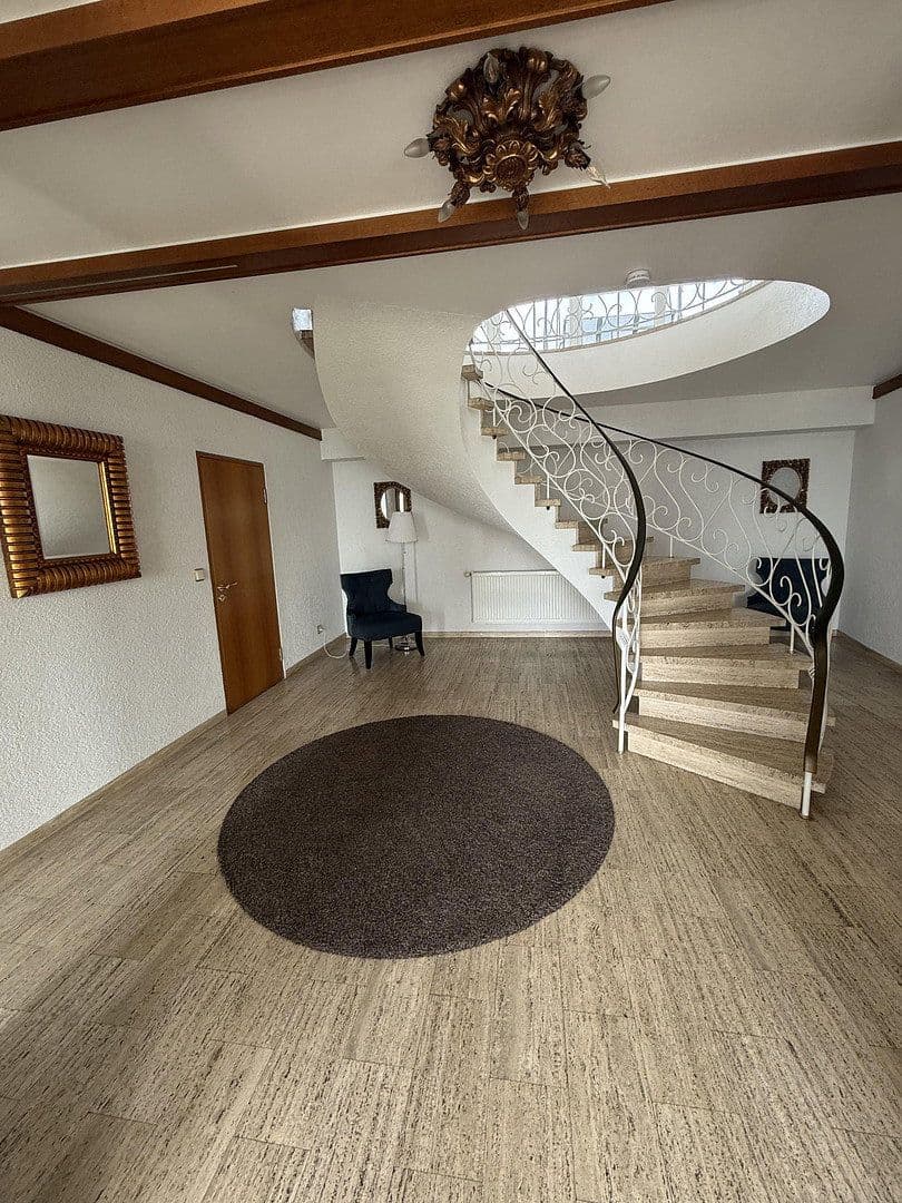 Prodej domu 315 m², pozemek 1.400 m², Überherrn, Země Sársko Prodej domu 315 m², pozemek 1.400 m², Überherrn, Země Sársko